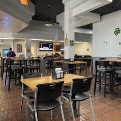 Frankie's Pizza - Dining room