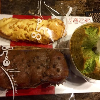 85°C Bakery Cafe-Newark - Pine nut bread, new chocolate bread, green tea bread? Tastes good! - Bakeries Near Me - Newark, California