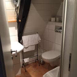 Ristorante Bella Citta Vecchia Pension - Das Bad zum Einzelzimmer unterm Dach