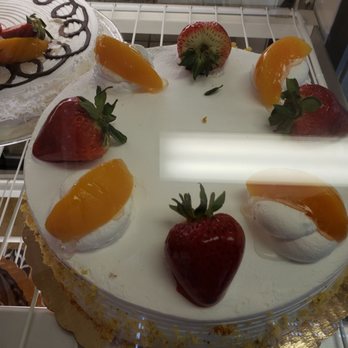 La Piñata Bakery - Cakes - Bakeries Near Me - Lincolnwood, Illinois La Piñata Bakery - Cakes - Bakeries Near Me - Lincolnwood, Illinois