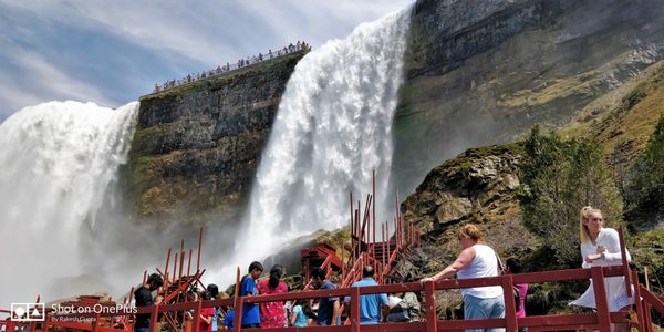 Cave of the Winds by null