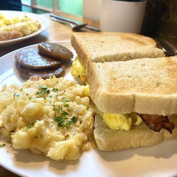 Cupcrazed Cafe & Restaurant - Cafes Near Me - Blowing Rock, North Carolina