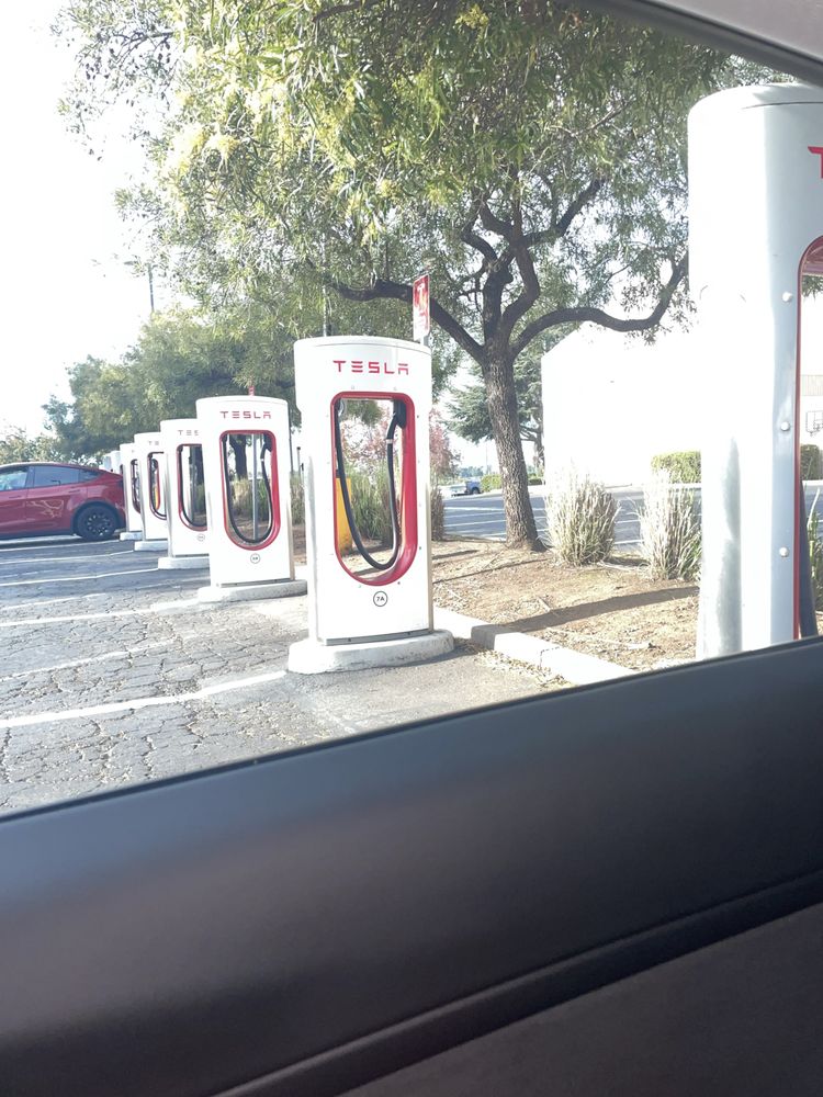TESLA SUPERCHARGER Updated October 2024 904 Admiral Callaghan Ln