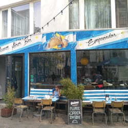 Bar Buenos Aires - Chill little bar, very good empanadas and cooktail drinks, nothing fancy, but comfy local place to hang out when there is sun