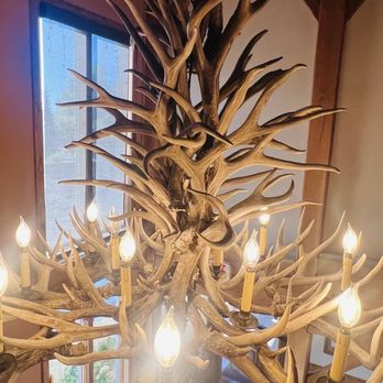 Oakside - Beautiful chandelier and stairway - Seafood Near Me - Big Bear Lake, California Oakside - Beautiful chandelier and stairway - Seafood Near Me - Big Bear Lake, California