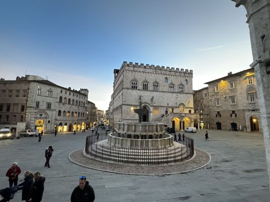 Palazzo dei Priori by null