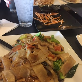 Chabaar - Drunken noodle and Pad Thai - Thai Near Me - Midvale, Utah