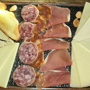 Turull’s Kitchen & Bar - Tabla Variada - $20 - Tapas Bars Near Me - Orlando, Florida