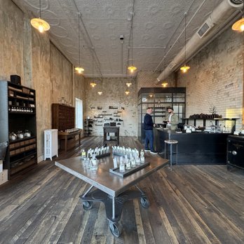 LE LABO SEATTLE - CAPITOL HILL - Tester table - Perfume Near Me - Seattle, Washington