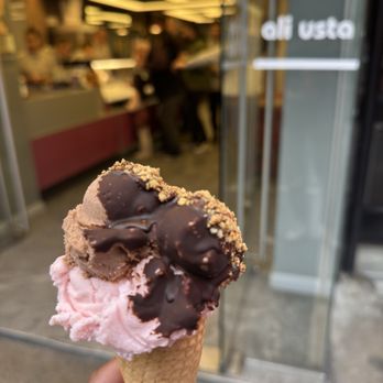 Meşhur Dondurmacı Ali Usta Moda - Ice Cream & Frozen Yogurt Near Me - Istanbul, 34 Meşhur Dondurmacı Ali Usta Moda - Ice Cream & Frozen Yogurt Near Me - Istanbul, 34