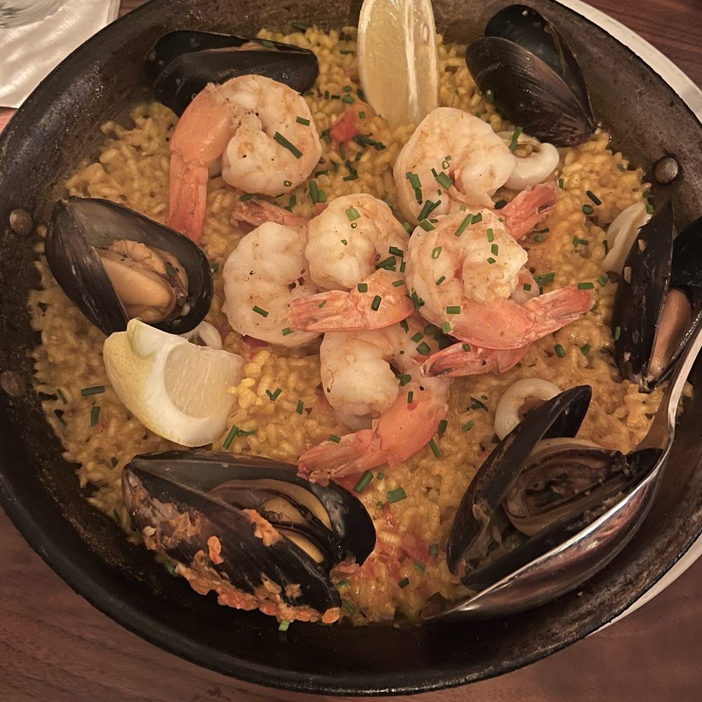 Casa Córdoba - Marinera paella - Spanish Near Me - Montrose, California Casa Córdoba - Marinera paella - Spanish Near Me - Montrose, California