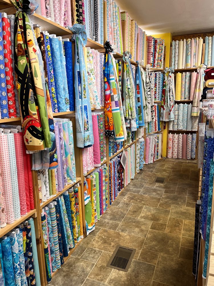 DIVINE SEWING NOOK Updated August 2024 689 Oaklawn Ave, Cranston