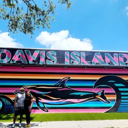 Tampa Bay Real Tour - Davis Islands (Tampa City Tour Photo Op)