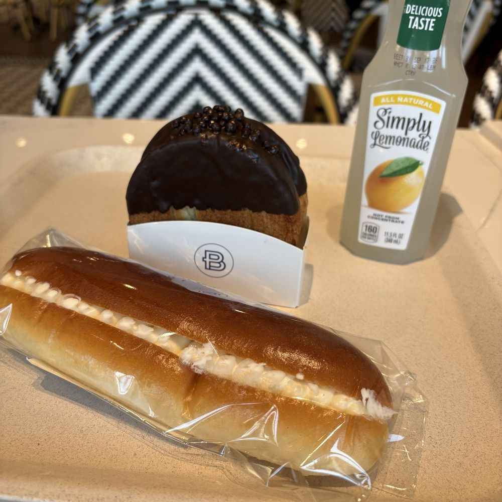 Paris Baguette - Baby needs a little treat - Bakeries Near Me - Roseville, Minnesota Paris Baguette - Baby needs a little treat - Bakeries Near Me - Roseville, Minnesota