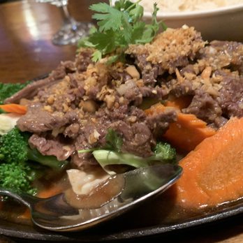 Benjarong Thai Restaurant - Garlic beef - Thai Near Me - Monroe, Washington Benjarong Thai Restaurant - Garlic beef - Thai Near Me - Monroe, Washington