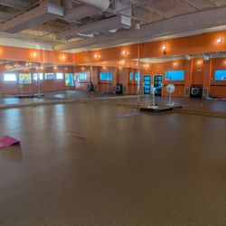 2244 Hot Yoga - Studio area
