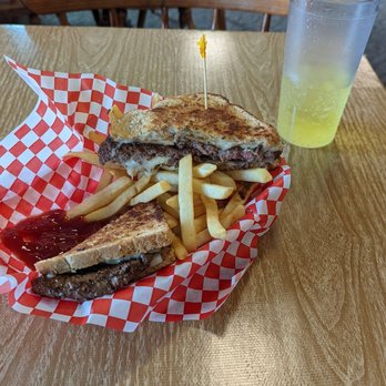 Hyatt Lake Resort - a sandwich and fries on a table - Hotels Near Me - Ashland, Oregon Hyatt Lake Resort - a sandwich and fries on a table - Hotels Near Me - Ashland, Oregon