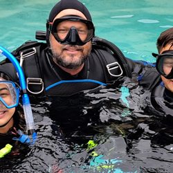 Bill Powers Scuba Lessons - Marina & Willy completing the pool-portion of their Open Water (beginner) Course.