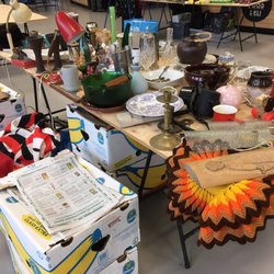 Helsingin Jäähallin Kirpputori