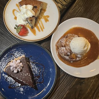 The Bellwether - Bread pudding, chocolate torte and lemon blueberry cake - Cocktail Bars Near Me - St. Louis, Missouri The Bellwether - Bread pudding, chocolate torte and lemon blueberry cake - Cocktail Bars Near Me - St. Louis, Missouri