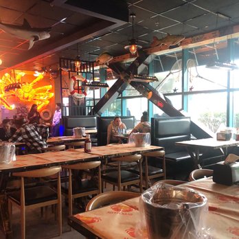 Aloha Krab - Great atmosphere - Seafood Near Me - Syracuse, New York