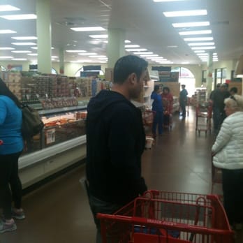 Trader Joe's - Always crowded except at 8am - Grocery Near Me - Winter Park, Florida