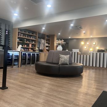 Rayland Hotel - Lobby - Hotels Near Me - The Dalles, Oregon Rayland Hotel - Lobby - Hotels Near Me - The Dalles, Oregon