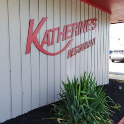Low key and comfortable. This is where you want to come for breakfast.