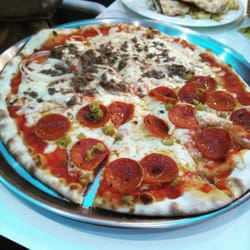 Tutto Italia - Media picante y media con carne picada. Fantástica pizza.