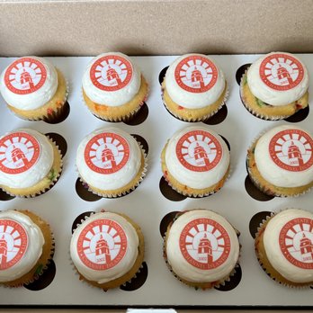 Camarillo Cupcake - Custom cupcake order - Cupcakes Near Me - Camarillo, California Camarillo Cupcake - Custom cupcake order - Cupcakes Near Me - Camarillo, California