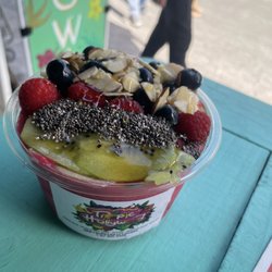 Tropic Hollywood - Dragon Fruit Bowl