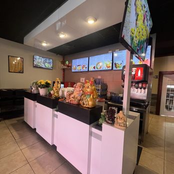 Saigon Cafe - Inside - Vietnamese Near Me - Zephyrhills, Florida