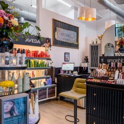 Apotheca Lux Salon