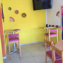 Un interior muy colorido y bien cuidado