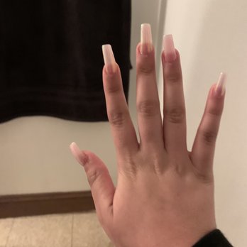 First Lady Nails - forgot chrome powder on my ring finger - Nail Salons Near Me - Fresno, California