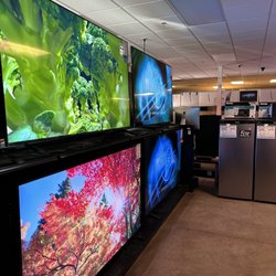 Best Deal Office - Hugggge TVs
