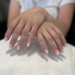 Charisma Salon - Ombré nails