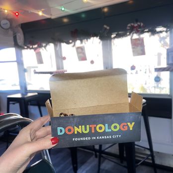 Donutology - Donuts Near Me - Kansas City, Missouri