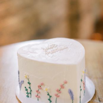 Mia Stav Cakes - Custom Cakes Near Me - Brookfield, Wisconsin Mia Stav Cakes - Custom Cakes Near Me - Brookfield, Wisconsin