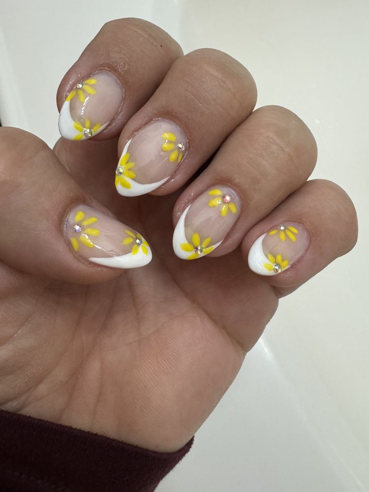 Happy Nails & Spa Chicopee Logo