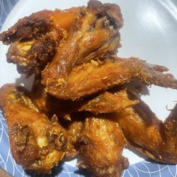 Lucky Cheung Restaurant - Chicken wings
