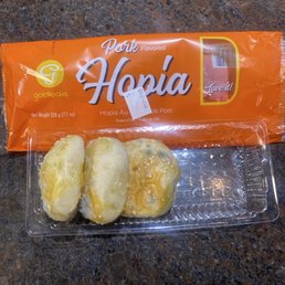 Pork hopia made by Goldilocks sold by seafood city .. Pork hopia made by Goldilocks sold by seafood city ..