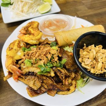 Pho Town - Vermicelli bowl with shrimp - Vietnamese Near Me - Tracy, California Pho Town - Vermicelli bowl with shrimp - Vietnamese Near Me - Tracy, California