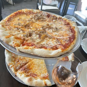 Ousel & Spur Pizza Co - Salsiccia - Pizza Near Me - Big Sky, Montana