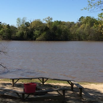 Sky Ranch - The lake side fire pit - Summer Camps Near Me - Van, Texas