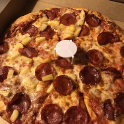 Papa's Pizza To Go - Medium pizza - pepperoni & half pineapple
