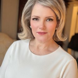 Alisa Lyons Makeup and Hair - Photo