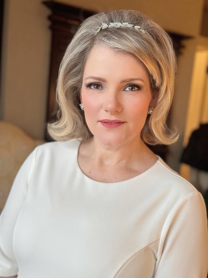 Alisa Lyons Makeup and Hair Logo