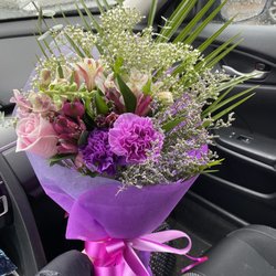 Main Street Floral Gallery - Beautiful bouquet custom made for the person they were for and the price range I was looking for in just a matter of minutes.