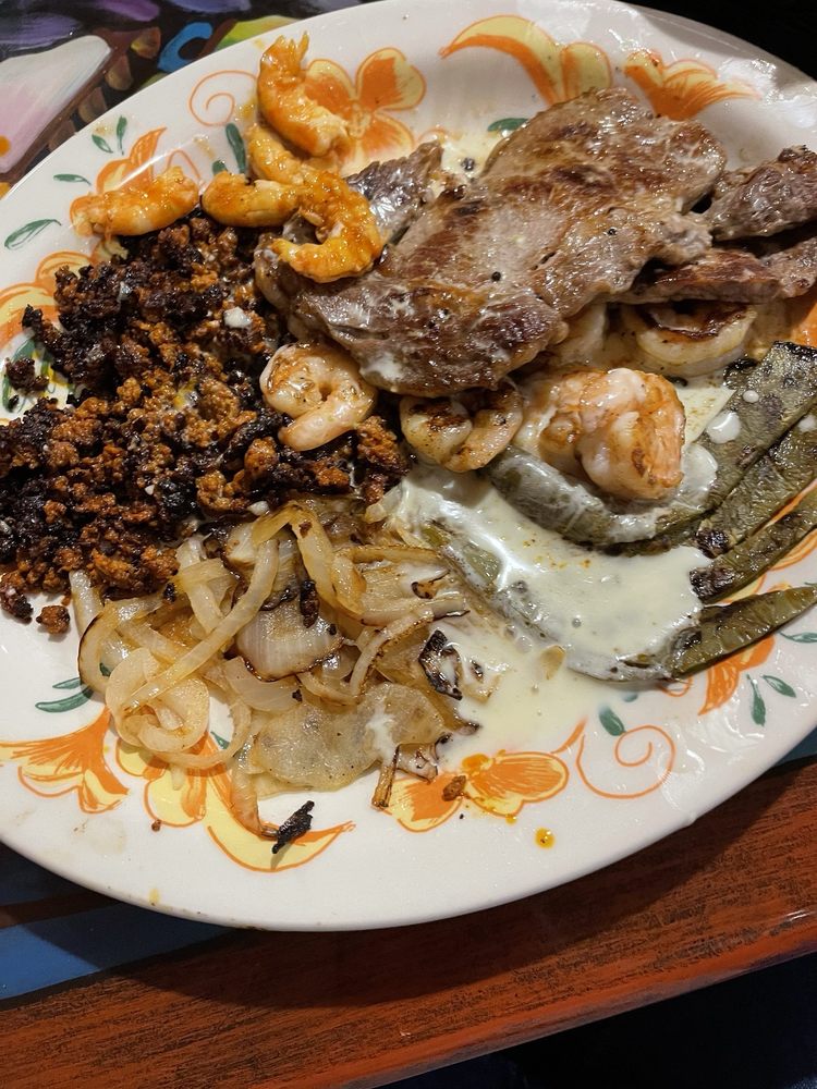 Food from El rancho viejo